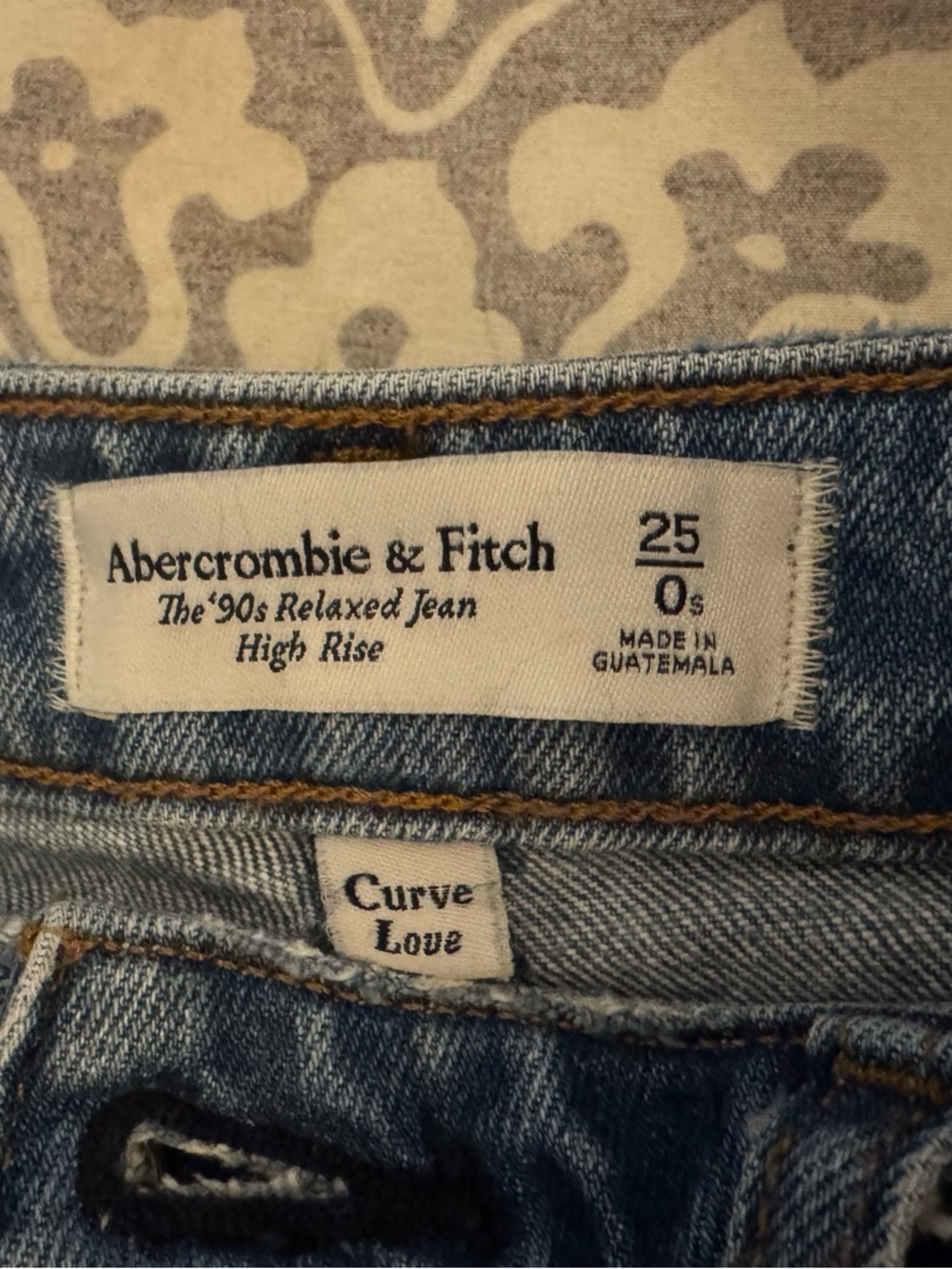 Abercrombie & Fitch '90s Relaxed High-Rise Jeans - Medium
